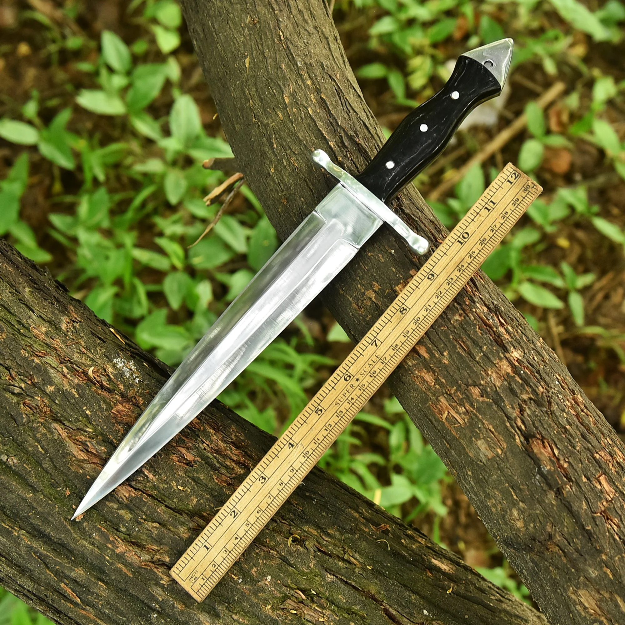 Camping Handcrafted Double Edge High Polish Carbon Steel Blade Dagger Knife - Image 4
