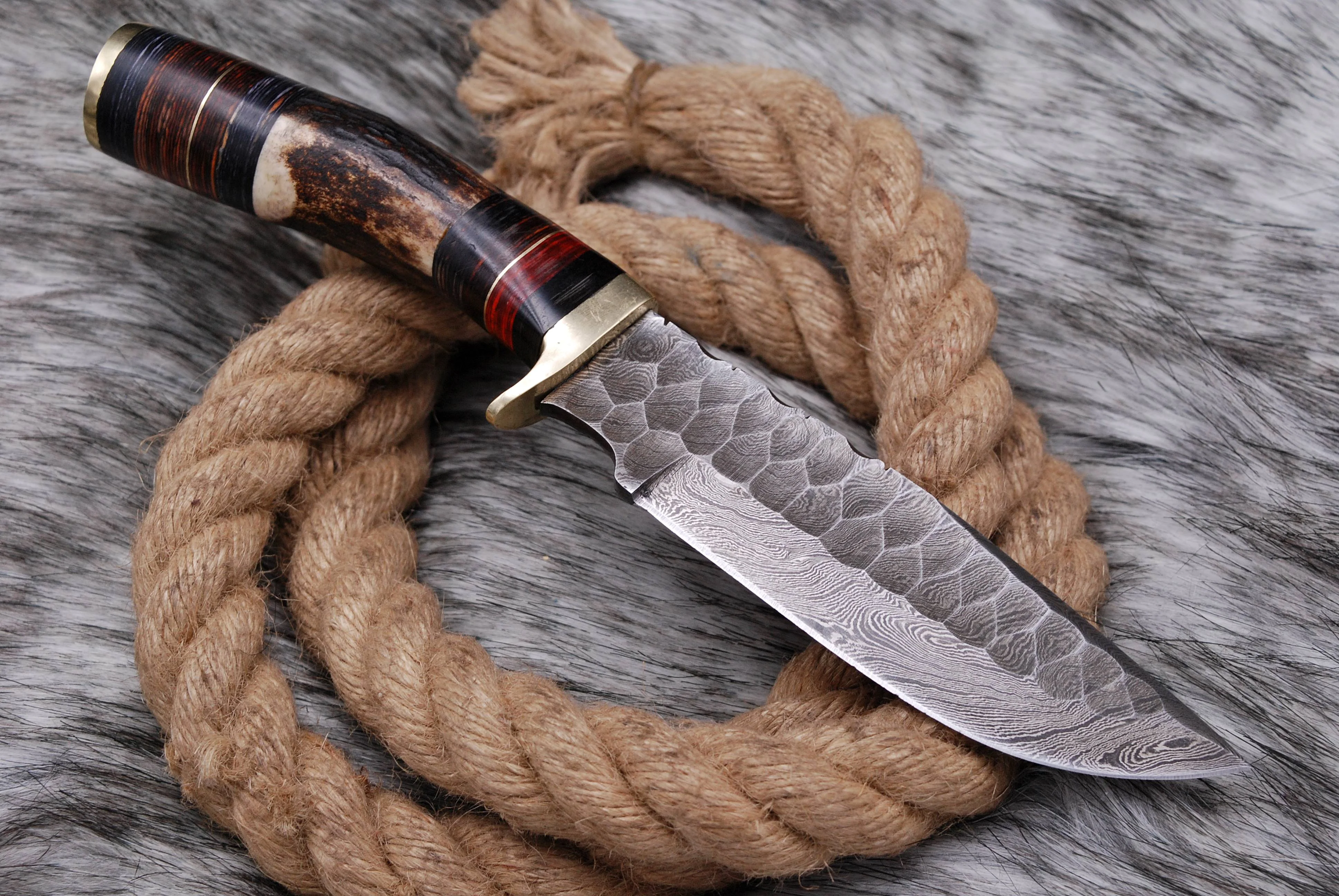 8" Handcrafted Damascus Steel Outdoor Knife with Stag Antler Handle - Image 3