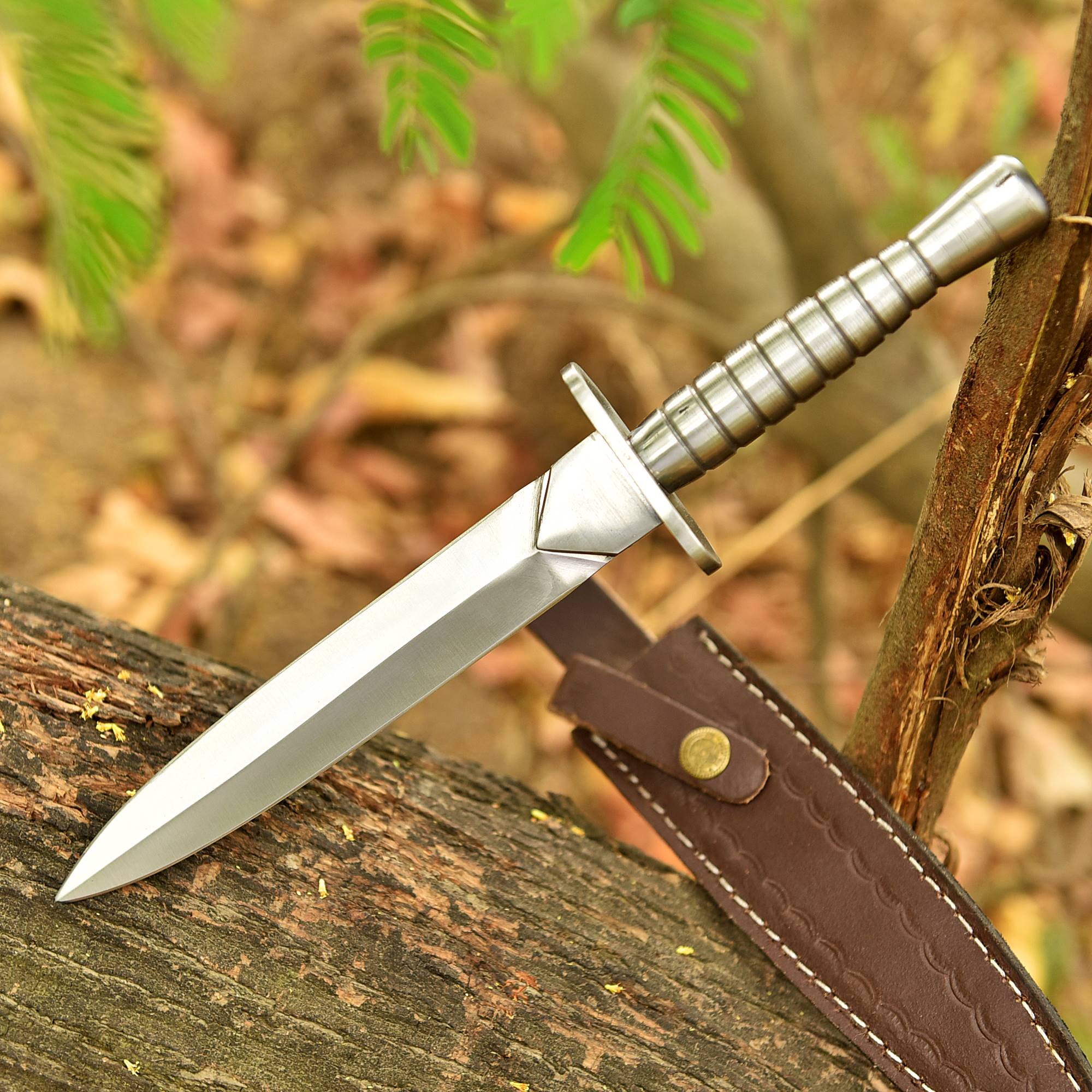 Elite Handcrafted Double Edge Carbon Steel D2 Blade Dagger Steel Handle - Image 2