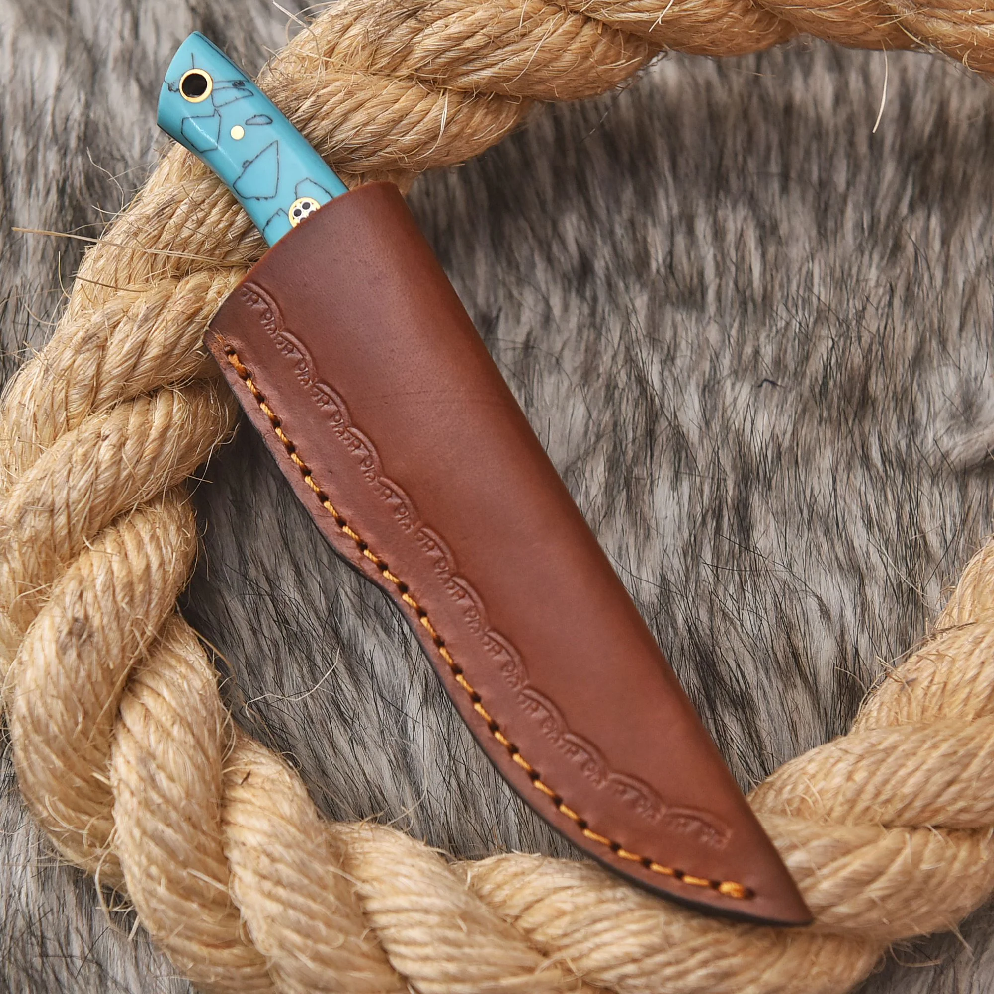 Hand Forged Damascus Steel Full Tang Skinner Camping Knife Resin Handle - Image 5
