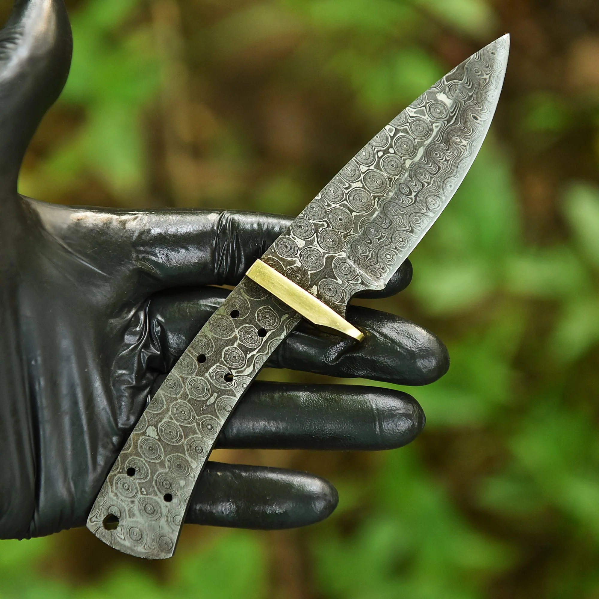 Handcrafted Damascus Steel Fixed Blade Blank Blade Knife Brass Guard - Image 3