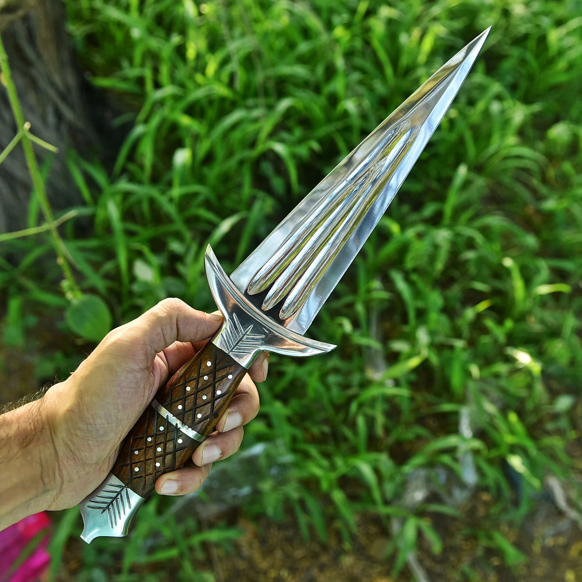 Handcrafted Fixed Double Edge Carbon Steel Blade Dagger Knife Wood Handle - Image 3