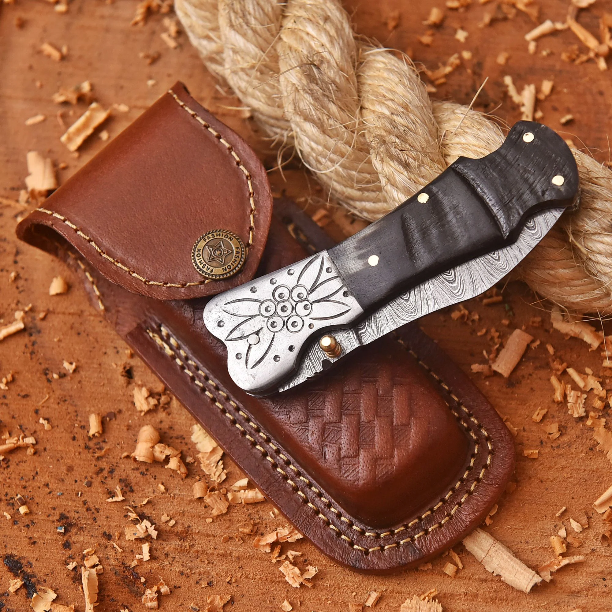 Handmade Damascus Folding Blade Hunting Pocket Knife Ram Horn Handle - Image 5
