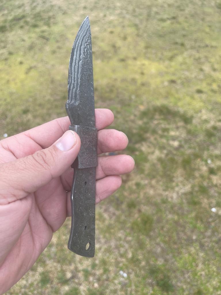 Handmade Damascus Ladder Pattern Steel Skinner Blank Blade Knife Full Tang x-12 - Image 5