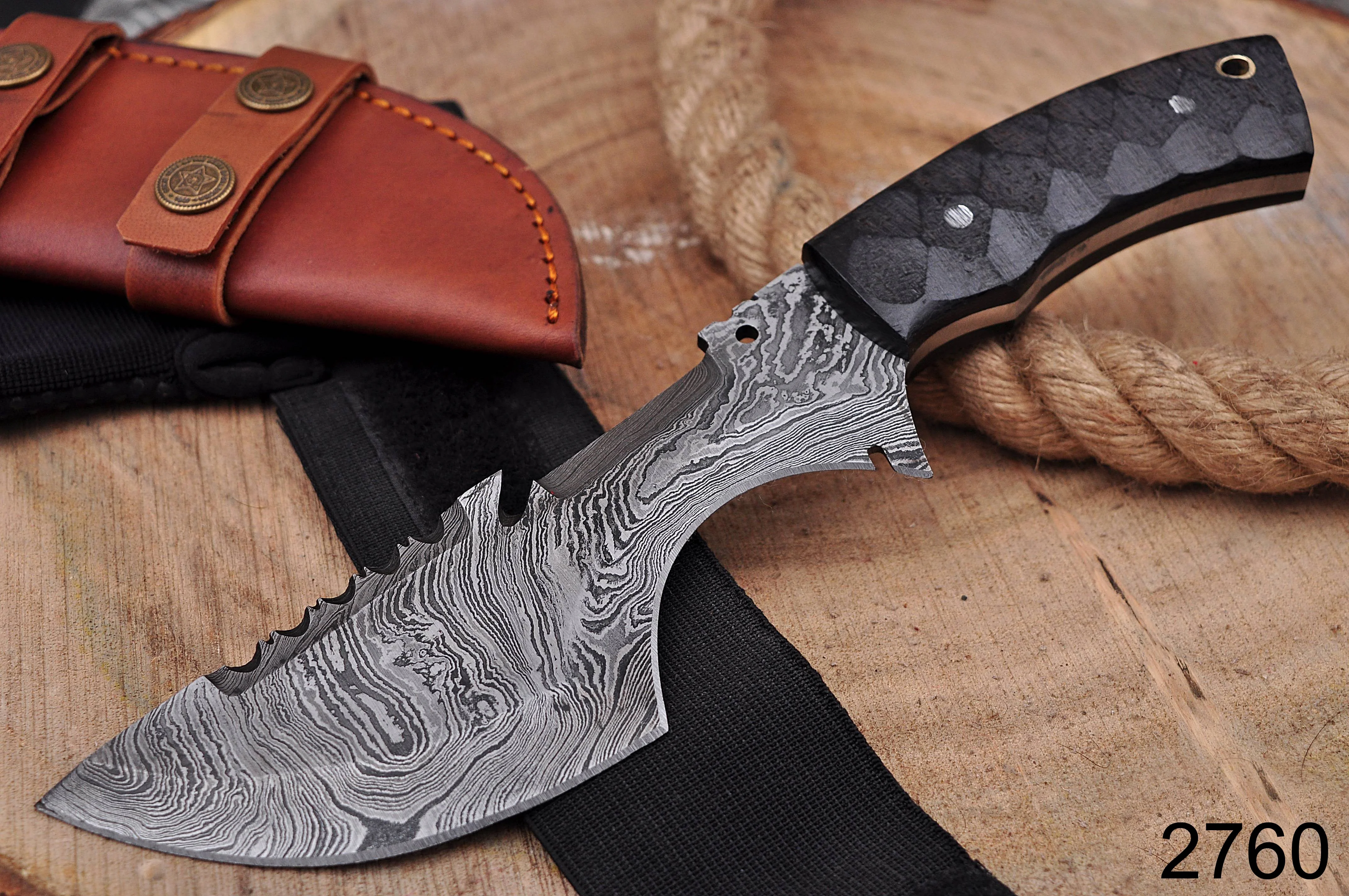 Handmade Damascus Steel Bowie Knife Multi-Purpose Hunting Skinner - with Leather Sheath - Image 3