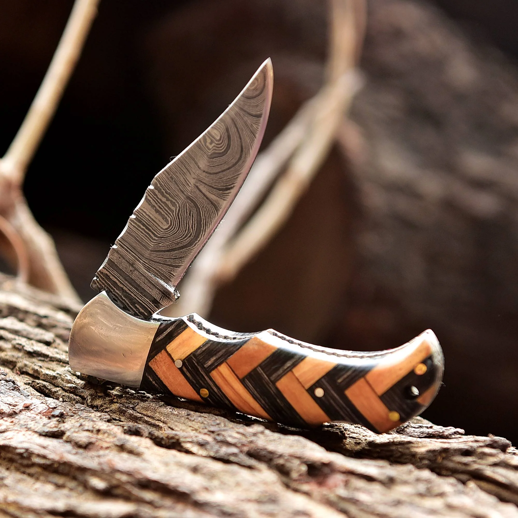 Handmade Damascus Steel Hunting Folding Knife Wood Steel Bolster Handle - Image 6