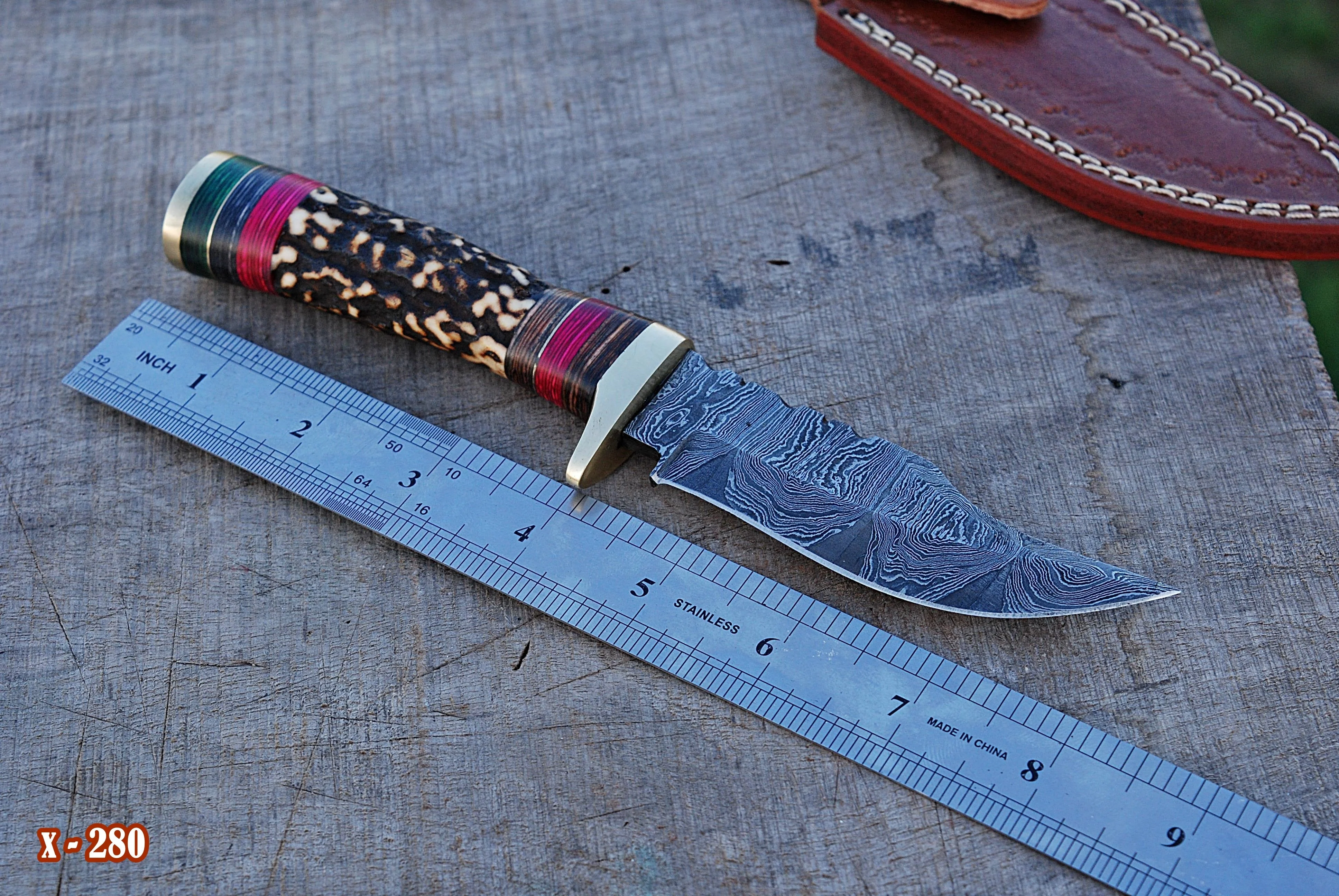 Handmade Damascus Steel Hunting Knife Original Stag Handle & Brass Guard with Leather Sheath - Image 6