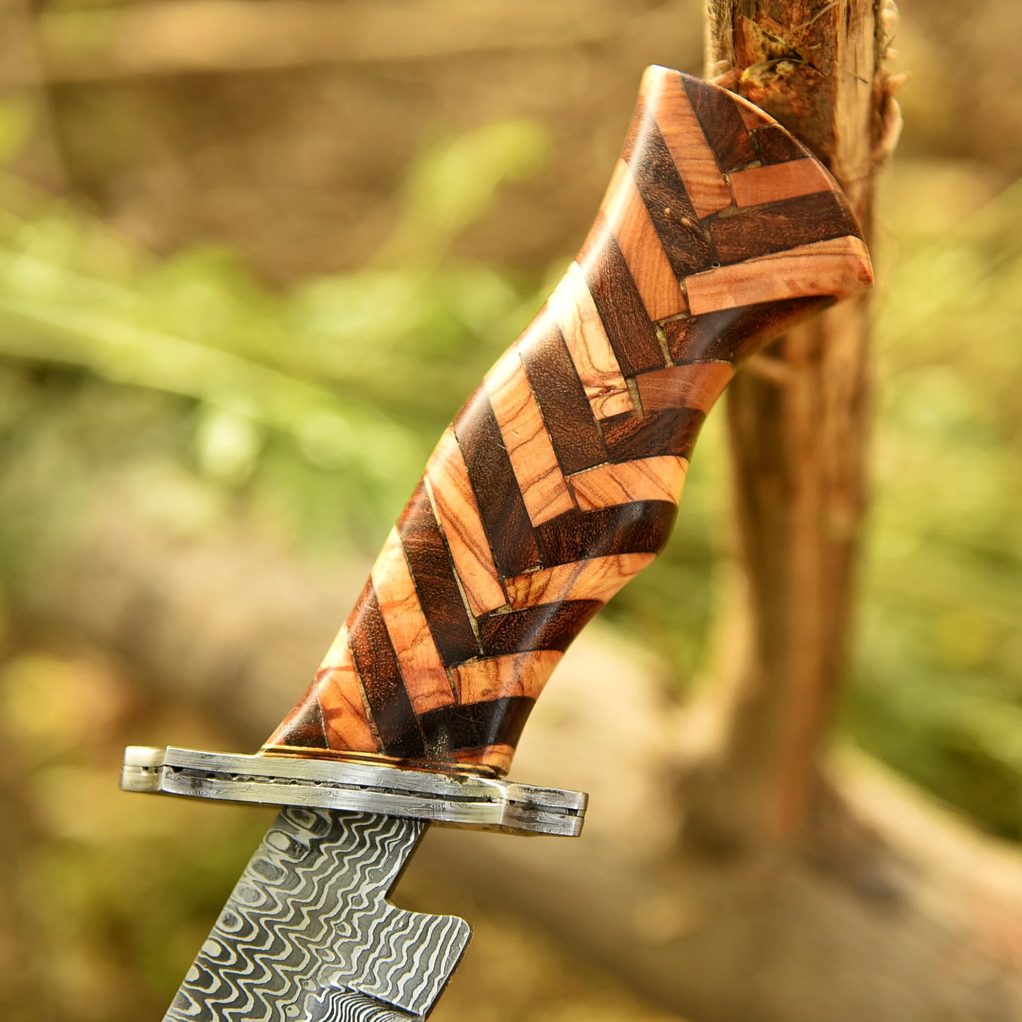 Handmade Forged Damascus Steel Hunting Camping Bowie Knife With Sheath - Image 3