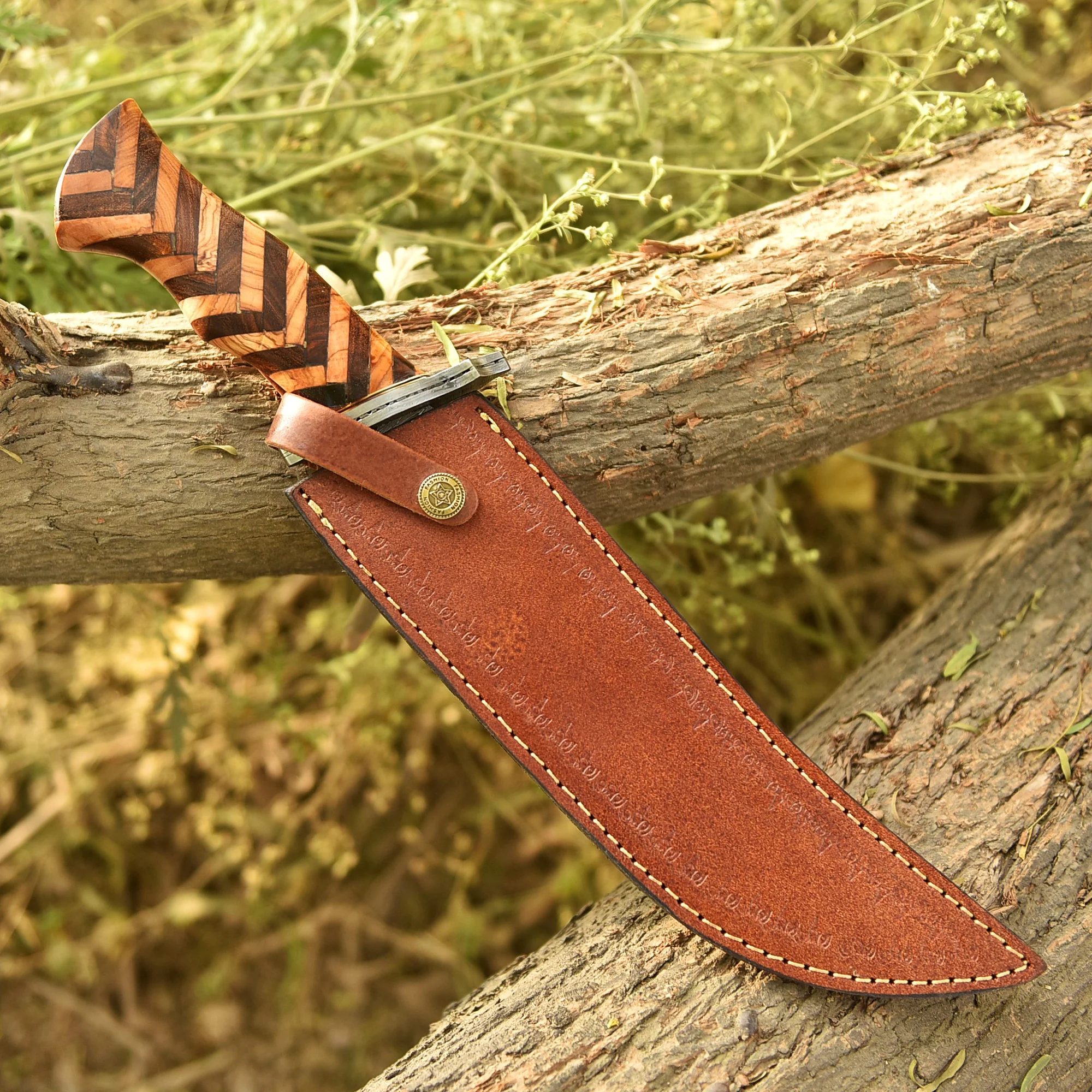 Handmade Forged Damascus Steel Hunting Camping Bowie Knife With Sheath - Image 5