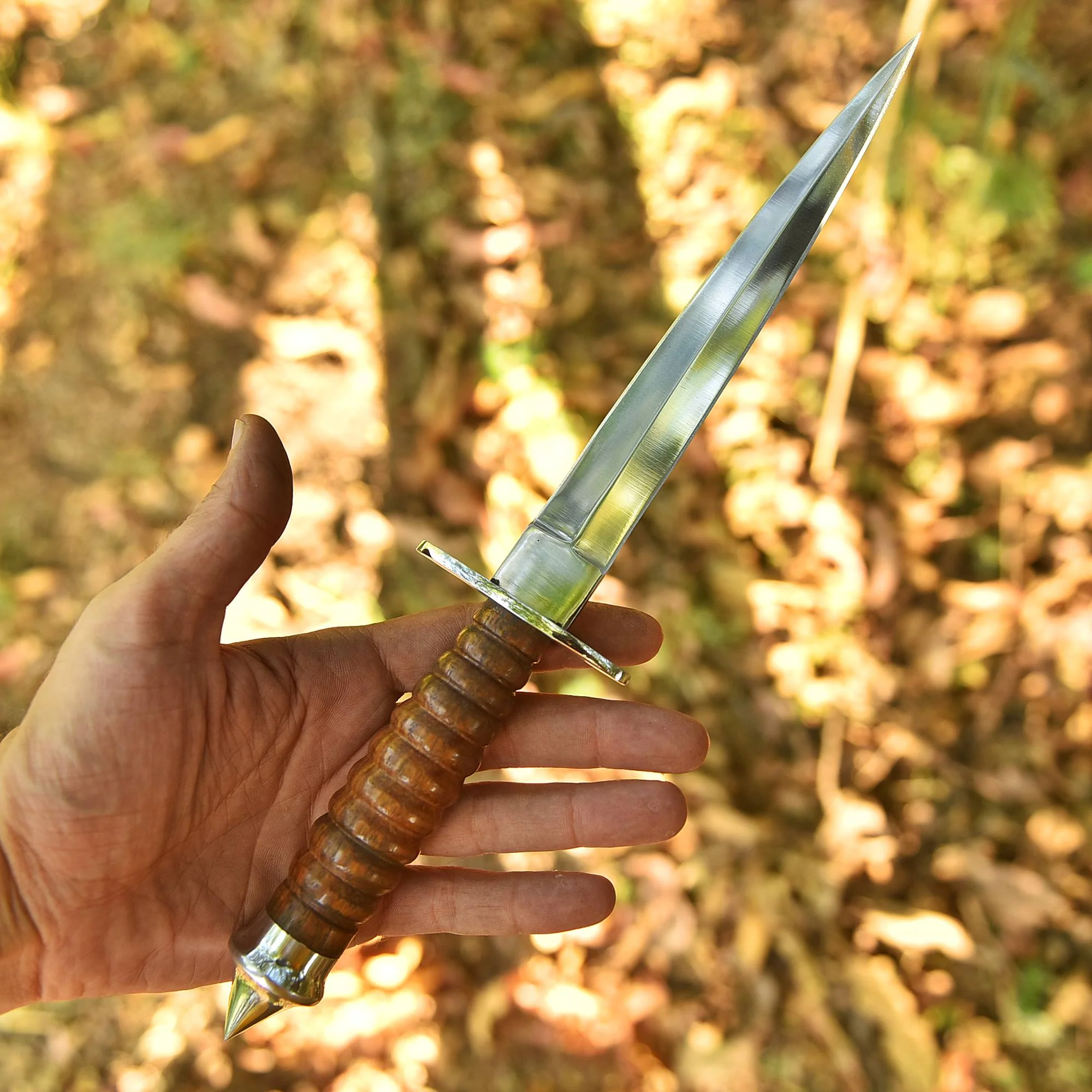 High Performance Double Edge Carbon Steel High Polish Dagger Wood Handle - Image 3