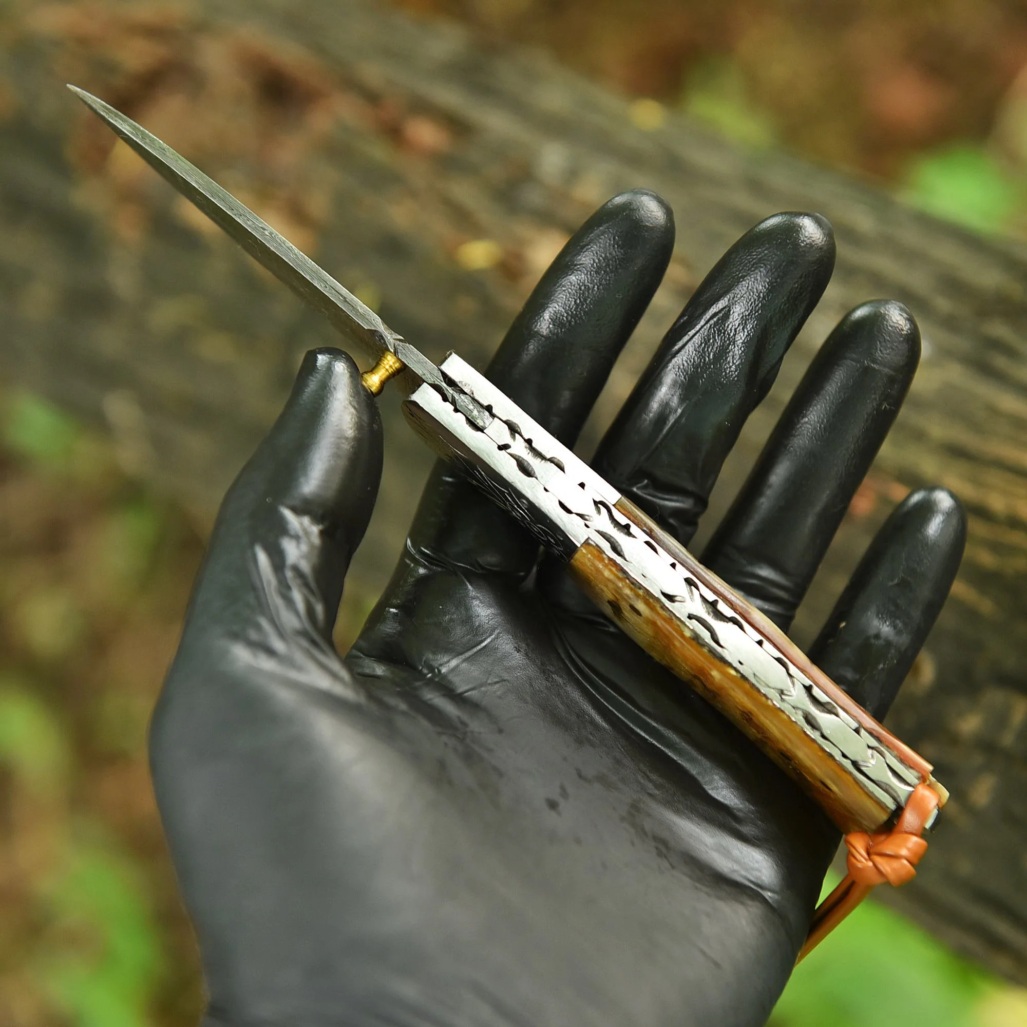Luxury Handmade Folding Pocket Knife Damascus Blade Ram Horn Handle - Image 3
