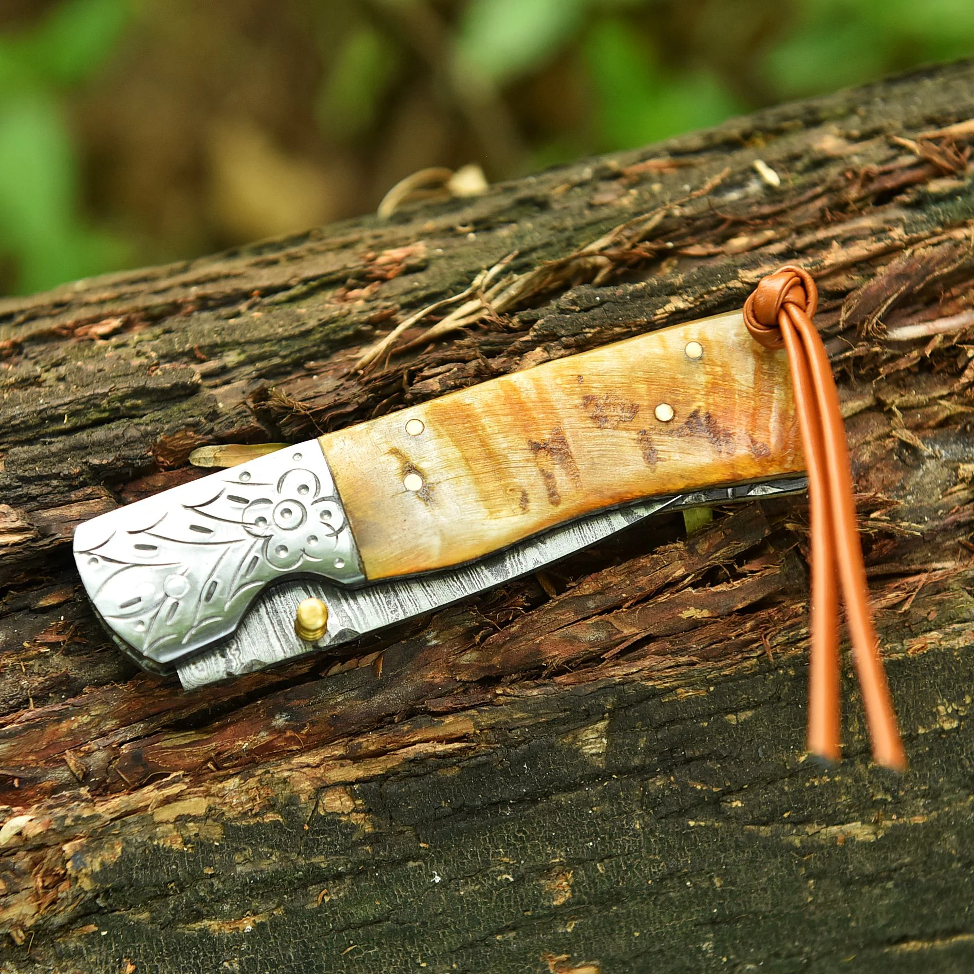 Luxury Handmade Folding Pocket Knife Damascus Blade Ram Horn Handle - Image 6